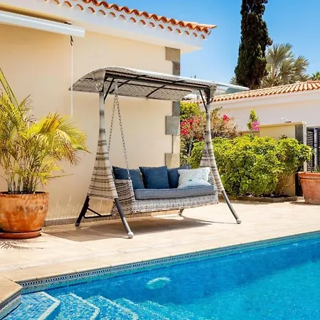 With Views And Heated Pool Ferienhaus *