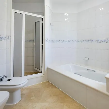 With Views And Heated Pool Ferienhaus *