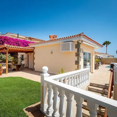 With Views And Heated Pool Ferienhaus Puerto de Santiago (Tenerife)