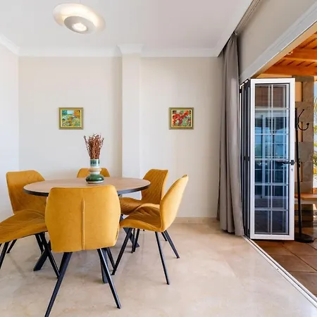 With Views And Heated Pool Ferienhaus