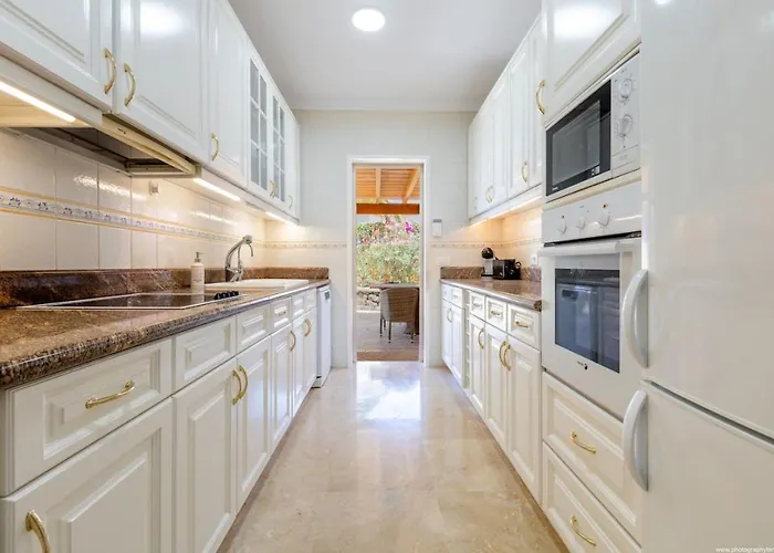 With Views And Heated Pool Semesterbostad Puerto de Santiago (Tenerife)