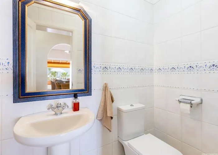 With Views And Heated Pool Semesterbostad Puerto de Santiago (Tenerife)