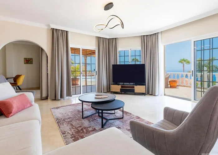 With Views And Heated Pool Semesterbostad Puerto de Santiago (Tenerife)